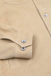 Matty suede overshirt with snap buttons, unlined. Beige - Almond