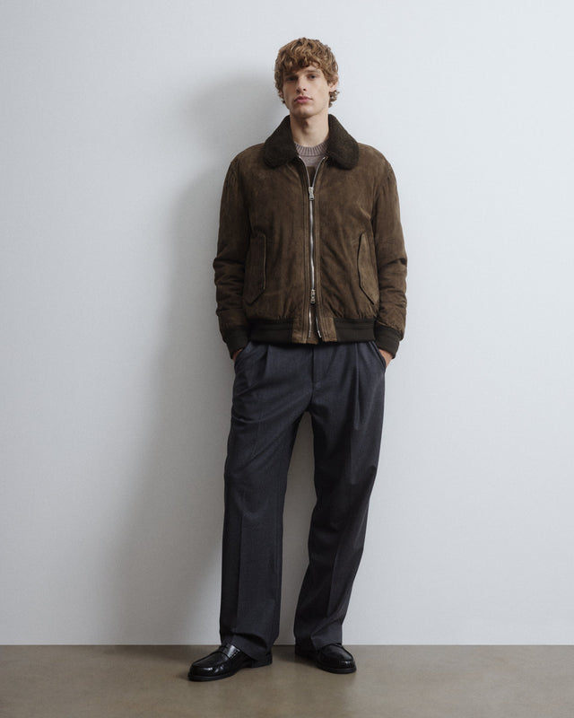 Cudden goose down flight jacket in suede leather with shearling collar. Green - Muschio