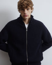 Full-zip knitted Camionaire jacket in pure virgin wool, crafted in a half English rib stitch and fully lined. Blue - Navy