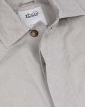 Humphrey trench coat in a water repellent waxed cotton blend fabric. Grey - Ghiaia