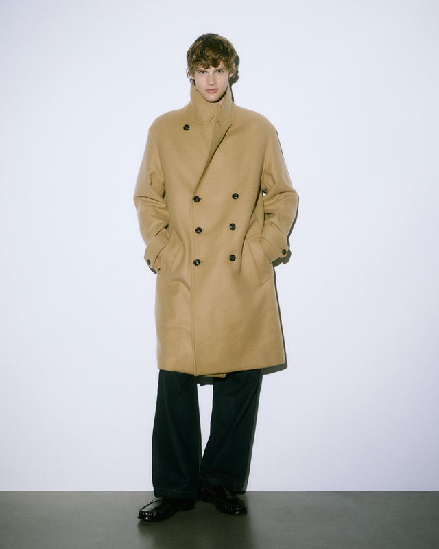 Ivy double-breasted coat in virgin wool felt, unlined. Beige - Camel