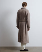 Chukker polo coat in wool–alpaca blend herringbone fabric, semi-lined. Beige - Vicuna/latte