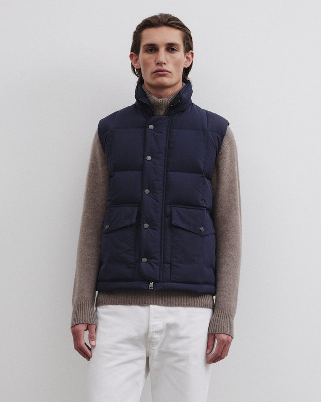 Oliver goose down vest in water-repellent technical fabric. Blue - Navy