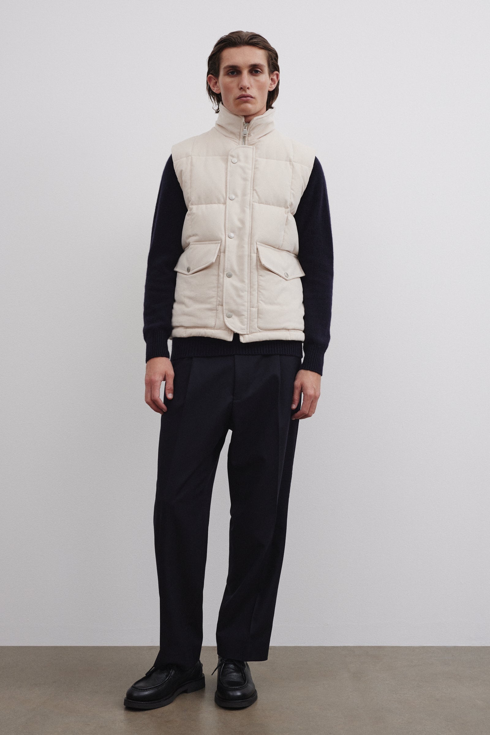 Oliver Goose Down Vest In Cotton Corduroy Dust