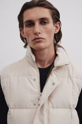 Oliver goose down vest in cotton corduroy. Cream - Dust