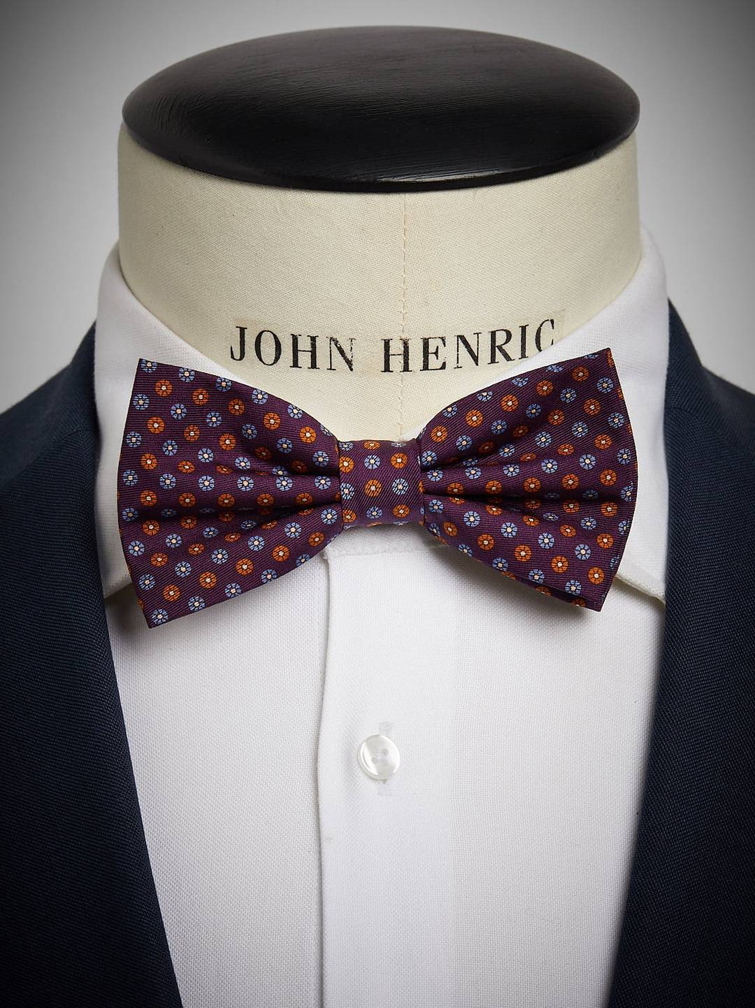 Bow Tie Motif