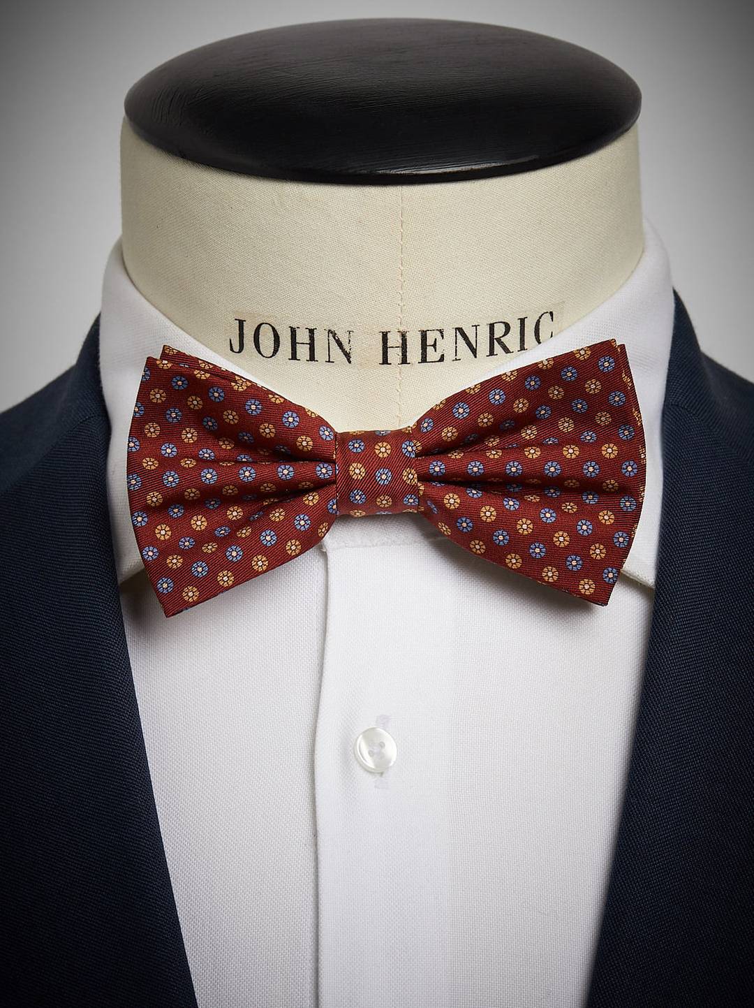 Bow Tie Motif