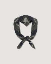 Printed silk scarf. Green - Verde militare