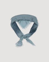 Cashmere scarf in a solid colour with shaded tones. Blue - Carta zucchero