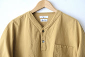 Fujito Henley Neck Shirt Beige Dark Navy Directors Web Shop Powered By Base