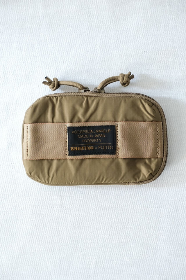 BRIEFING × FUJITO Detachable Device Pouch Coyote | Directors Web Shop powered by BASE