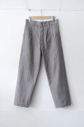 Fujito 2 Tuck Trousers Blue Light Gray Directors Web Shop Powered By Base