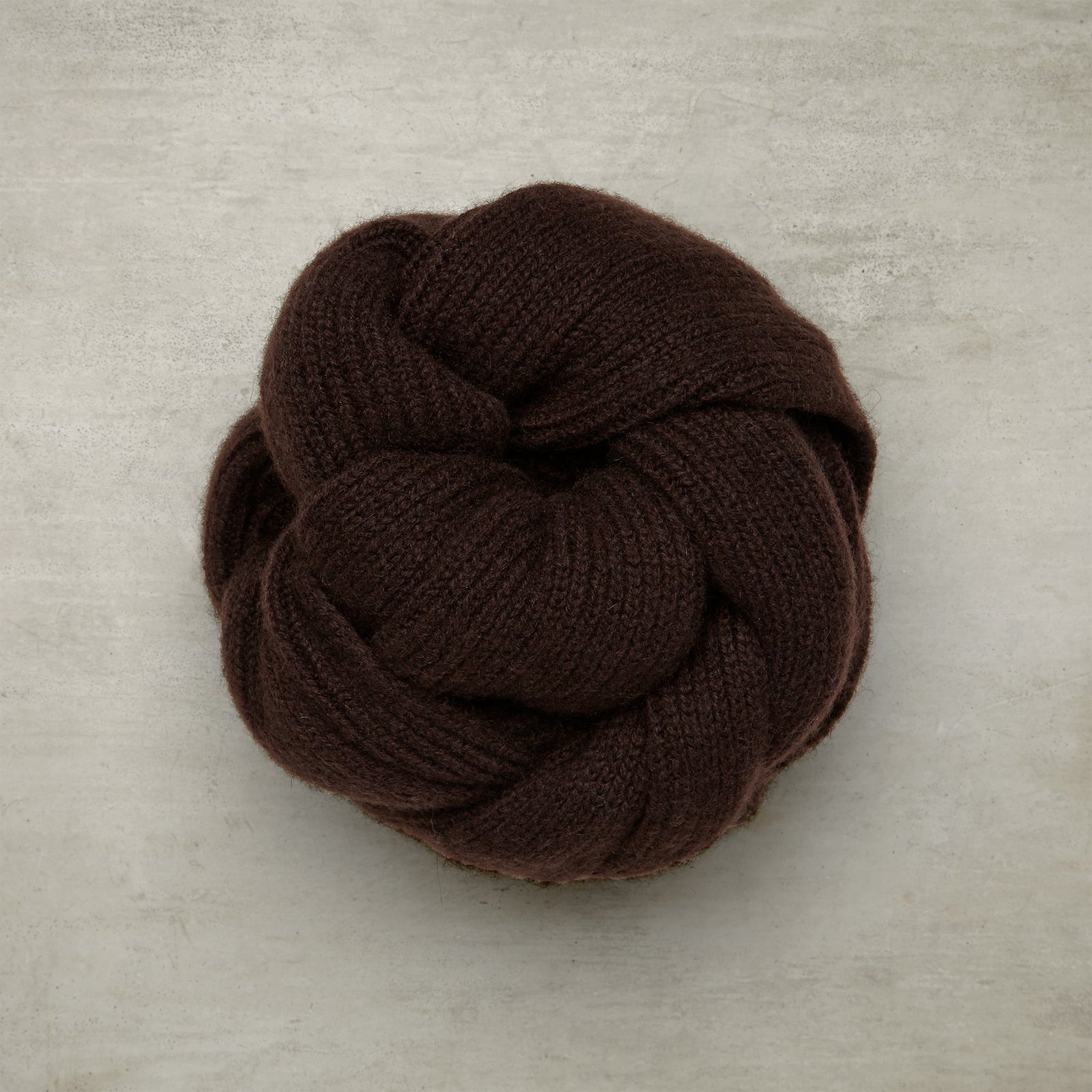 Ribbed Cashmere Scarf In Dark Brown