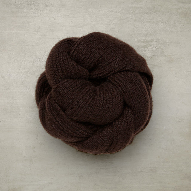 Ribbed Cashmere Scarf In Dark Brown