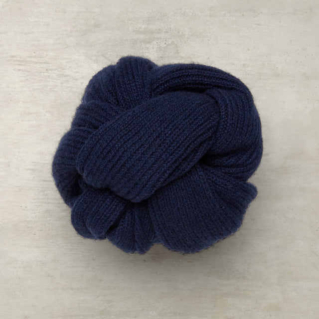 Ribbed Cashmere Scarf In Navy