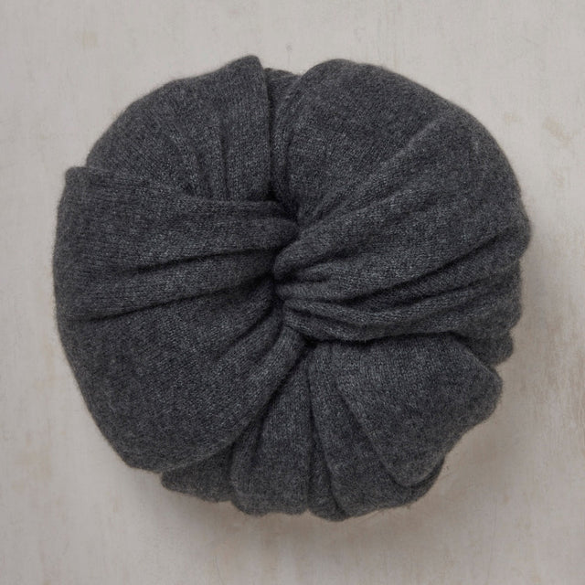 Large Knitted Cashmere Scarf In Dark Grey
