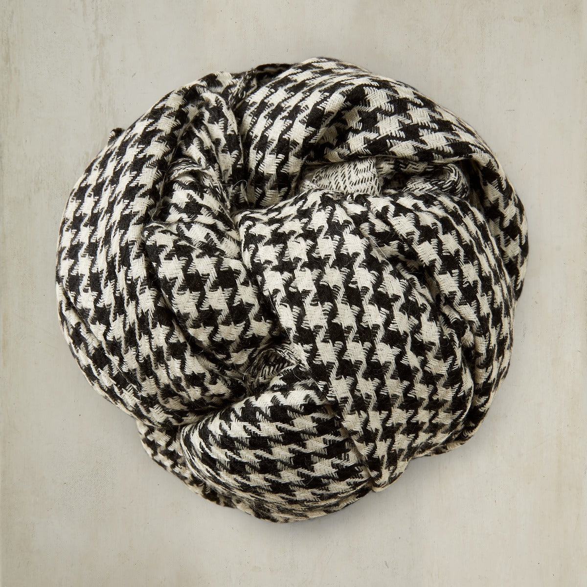 Houndstooth Cashmere Scarf In And Ivory