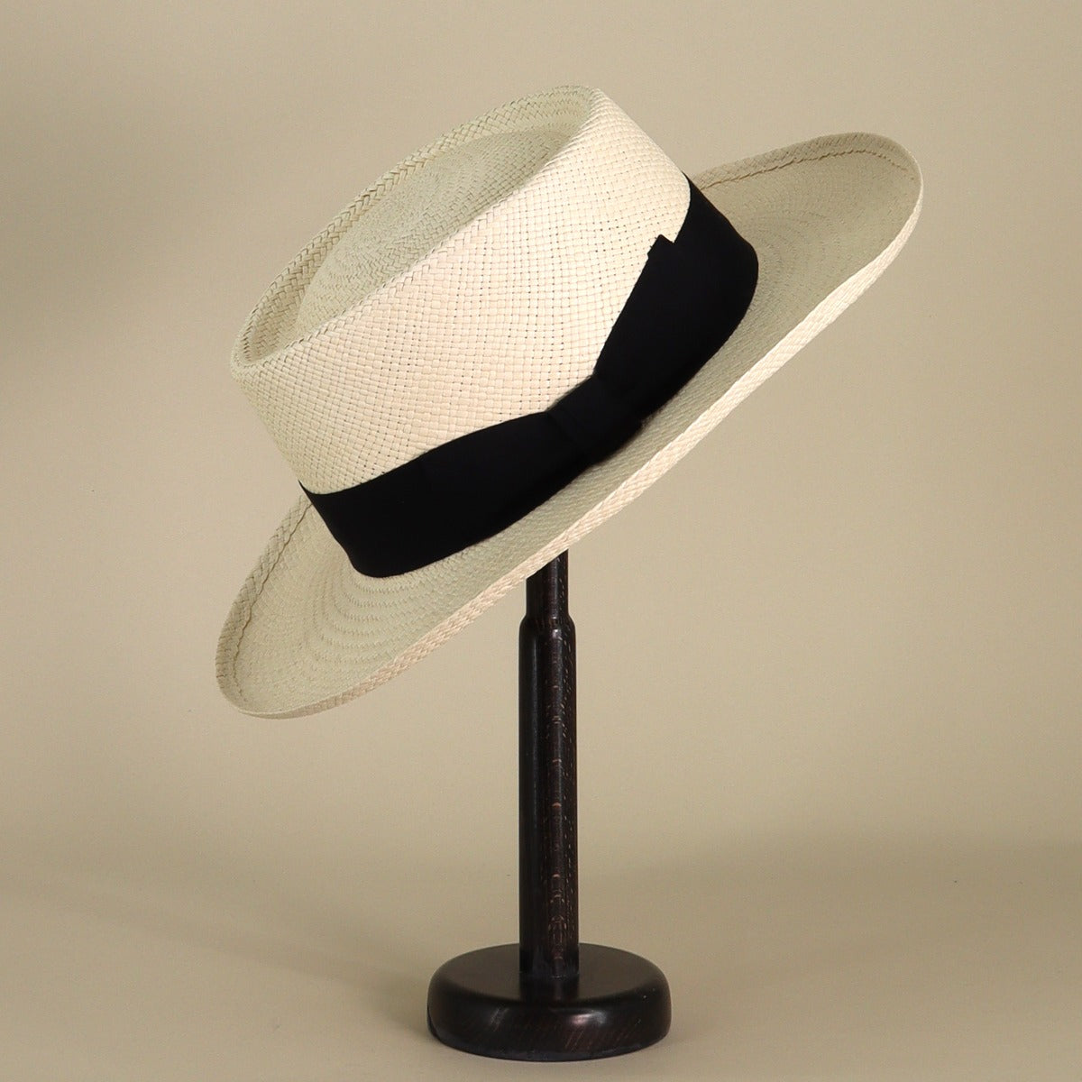 Wide Brimmed Straw Hat In Natural And