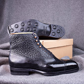 Oxford Boots With Straigt Toe Box In A Bison Grained Leather Combo