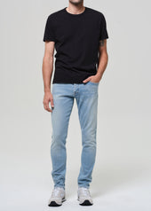 London Tapered Slim Perform in Light Wash