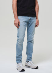 London Tapered Slim Perform in Light Wash