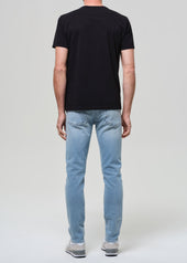London Tapered Slim Perform in Light Wash