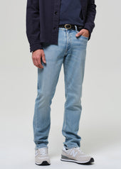 Gage Slim Straight Perform in Light Wash