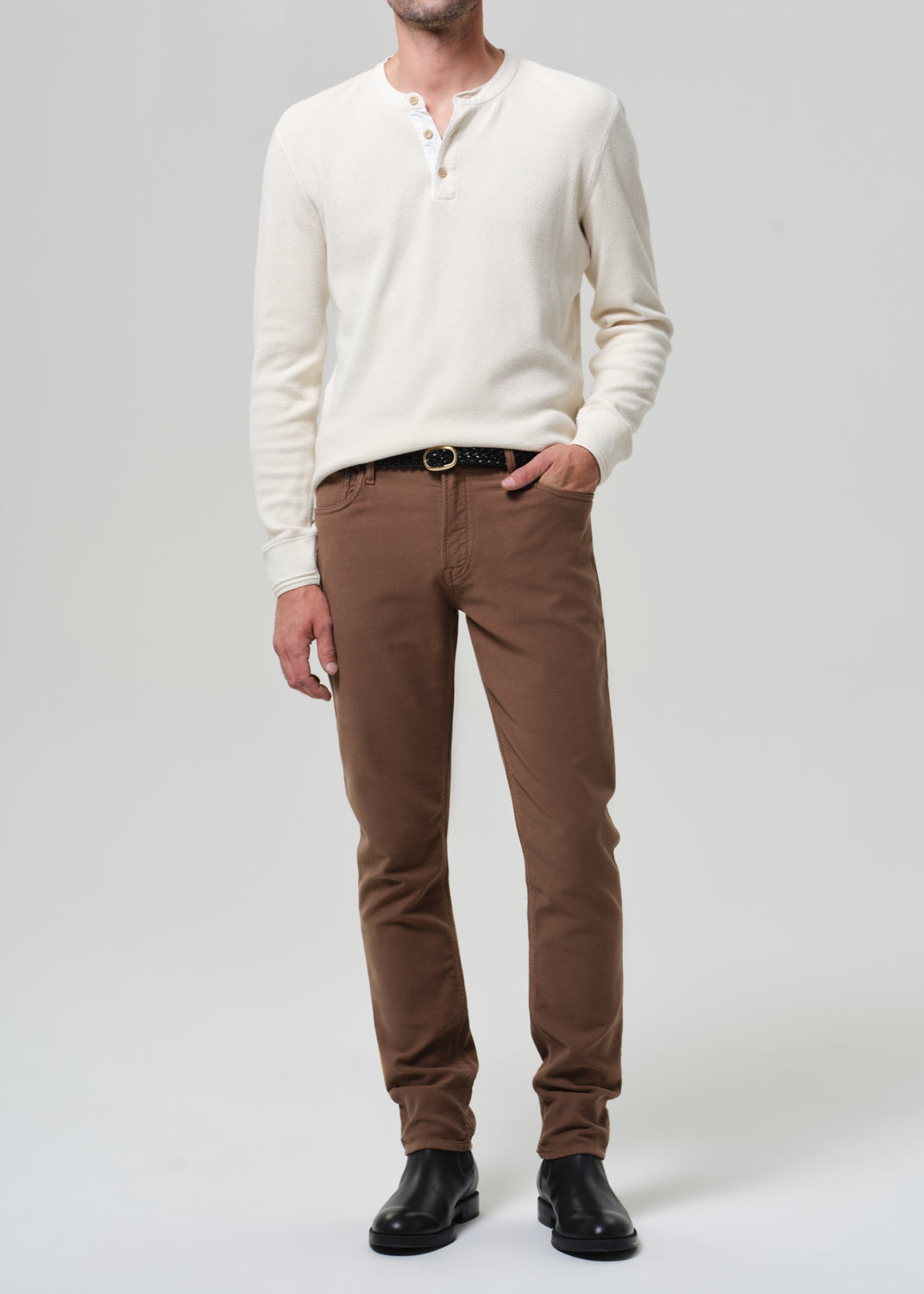 Adler Slim Perform Twill in Deep Brown