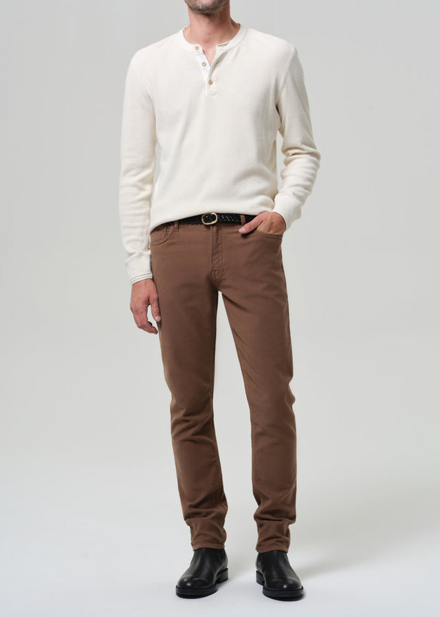 Adler Slim Perform Twill in Deep Brown