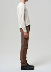 Adler Slim Perform Twill in Deep Brown