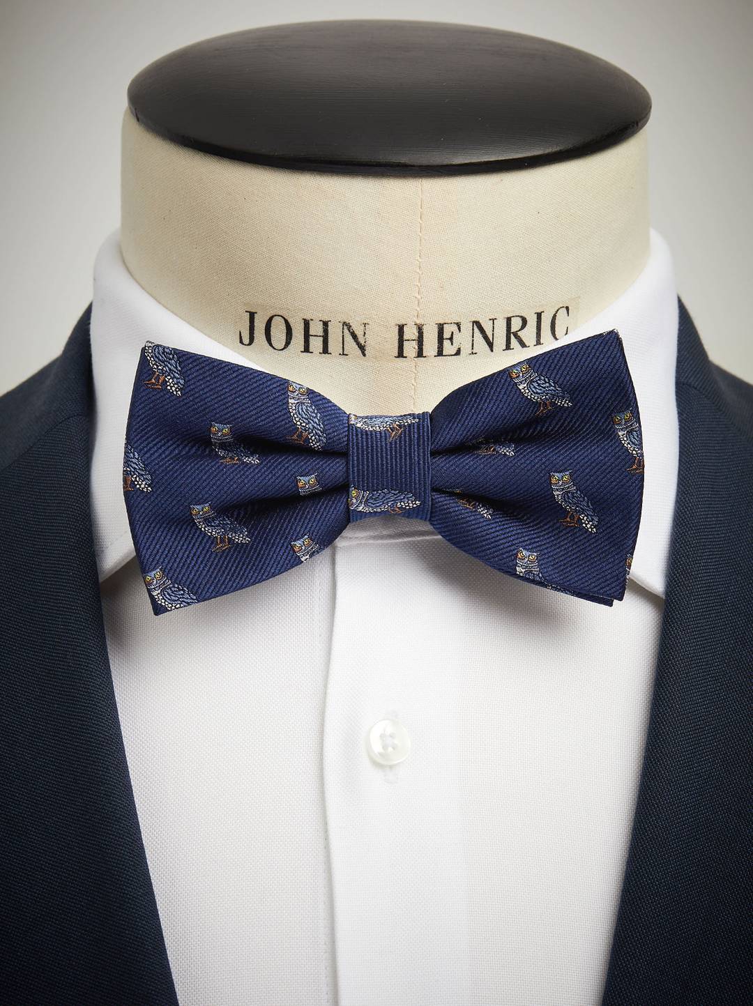 Bow Tie Motif