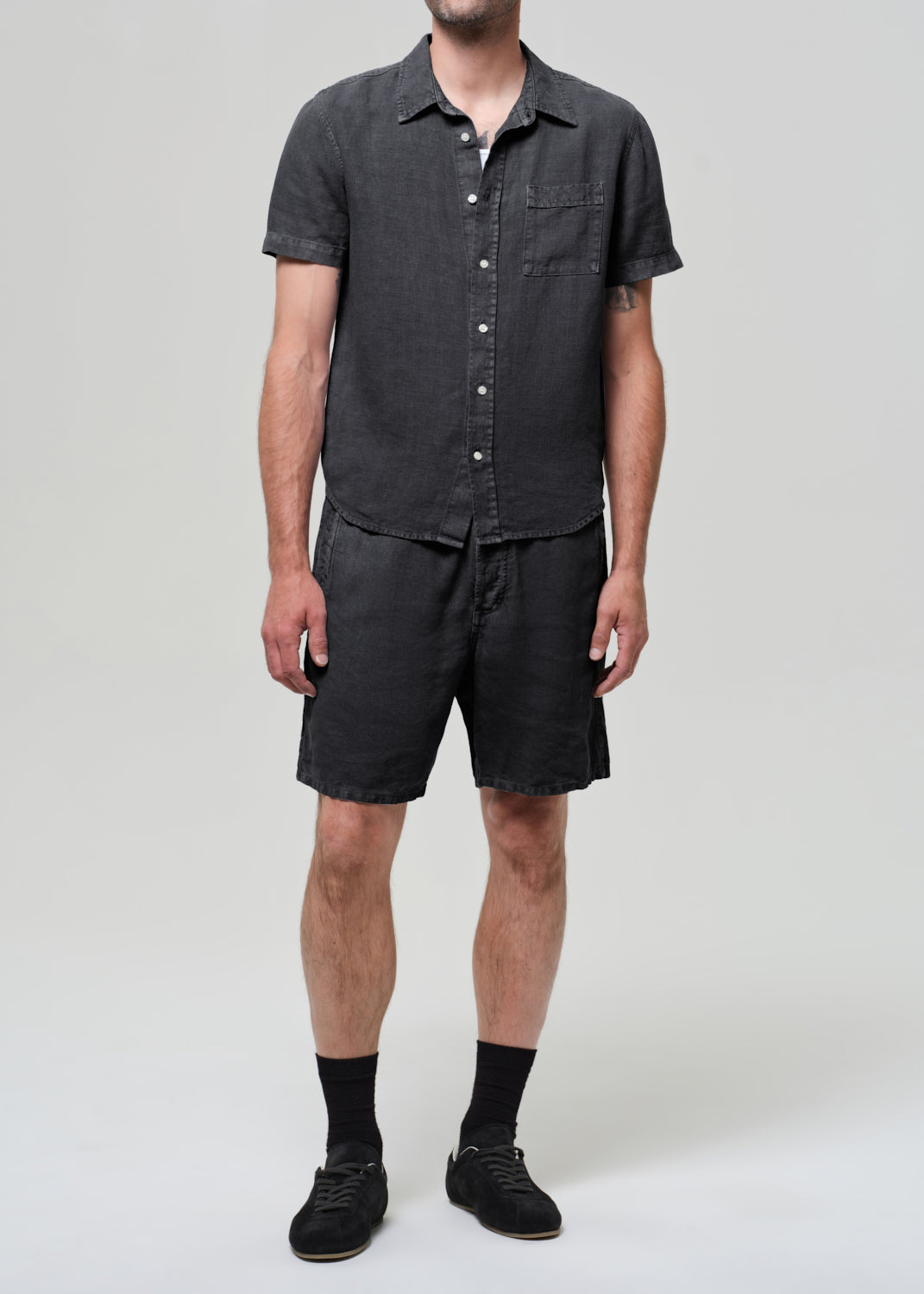 Drawstring Deck Linen Short in Washed Black
