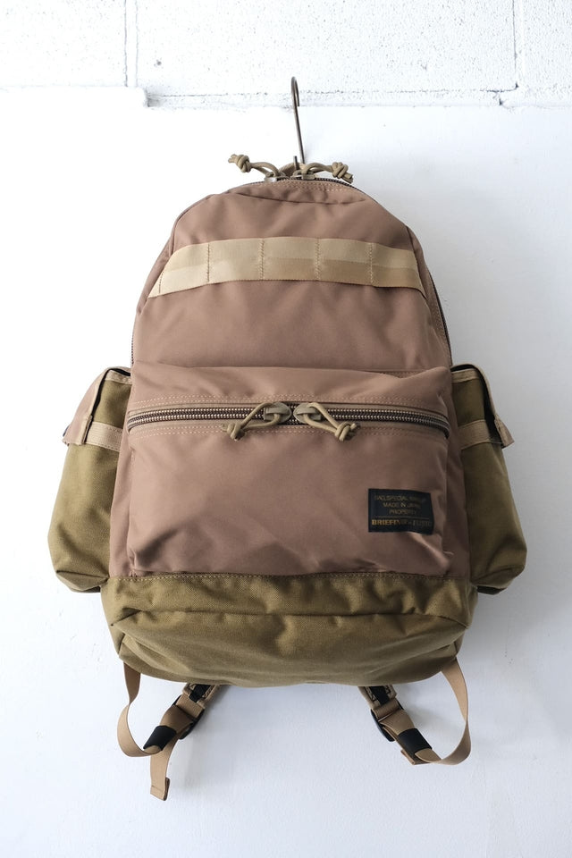 BRIEFING × FUJITO Expedition Pack Coyote | Directors Web Shop powered by BASE