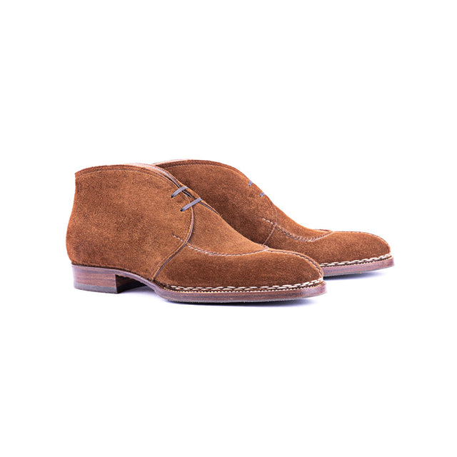 Chukka boots with French Norwegian apron in Tabacho suede leather