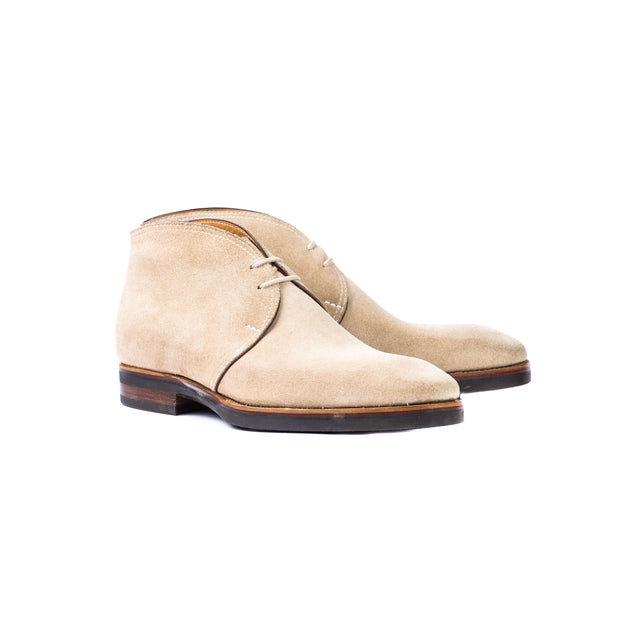 Chukka boots in sand beige Janus suede leather