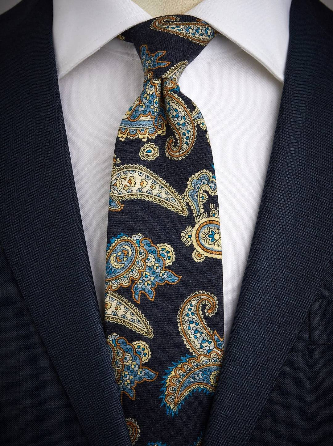 Tie Wool Paisley