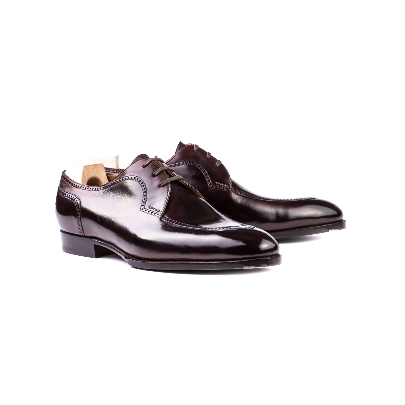 Elegant Swan Neck Derby