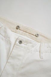 【ナイジェル・ケーボン】MAN / ベーシックチノパンツ - ホワイト / BASIC CHINO PANT - WHITE