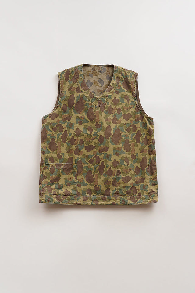 オンラインストア限定【ナイジェル・ケーボン】MAN / クリケットベスト - ダックハンターカモ / CRICKET VEST - DUCK HUNTER CAMO