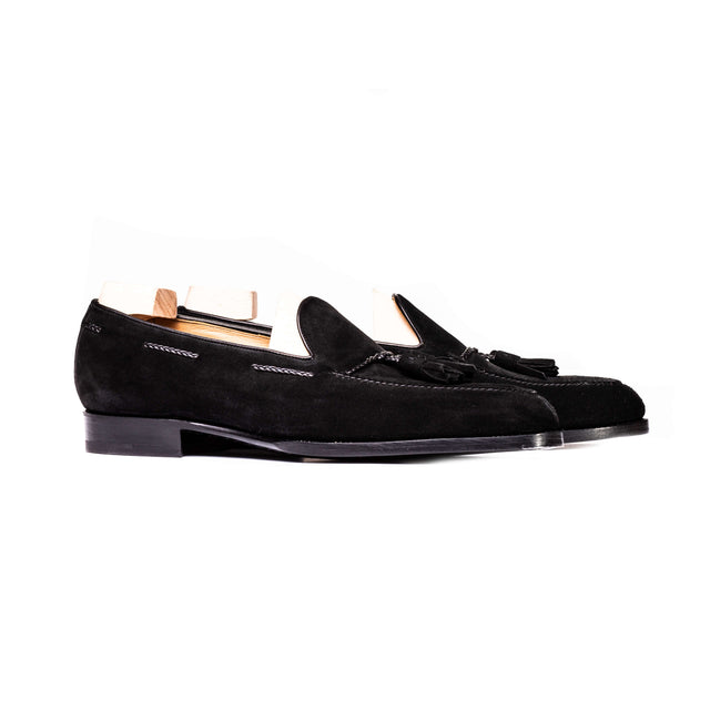 Tassel loafer with braided straps, black suede