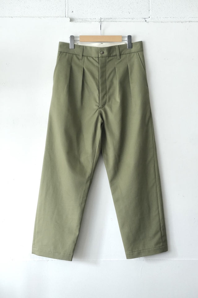 FUJITO 2 Tuck Trousers Olive Green,Beige,Black | Directors Web Shop powered by BASE
