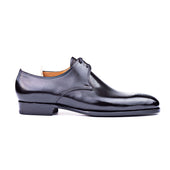 Two Eyelet Derby With Medallion