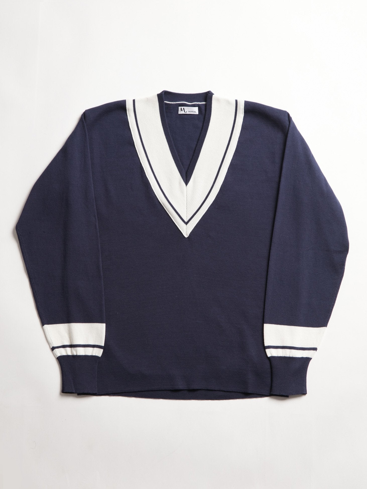 AARTASERSE V-NECK SWEATER