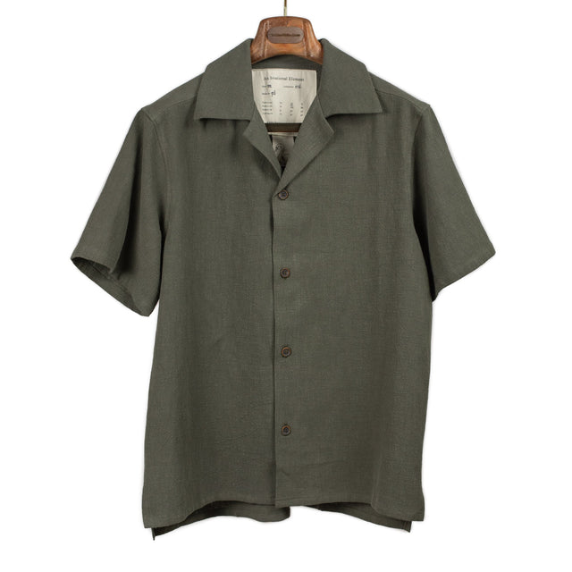 Artist shirt in moss green washed ramie