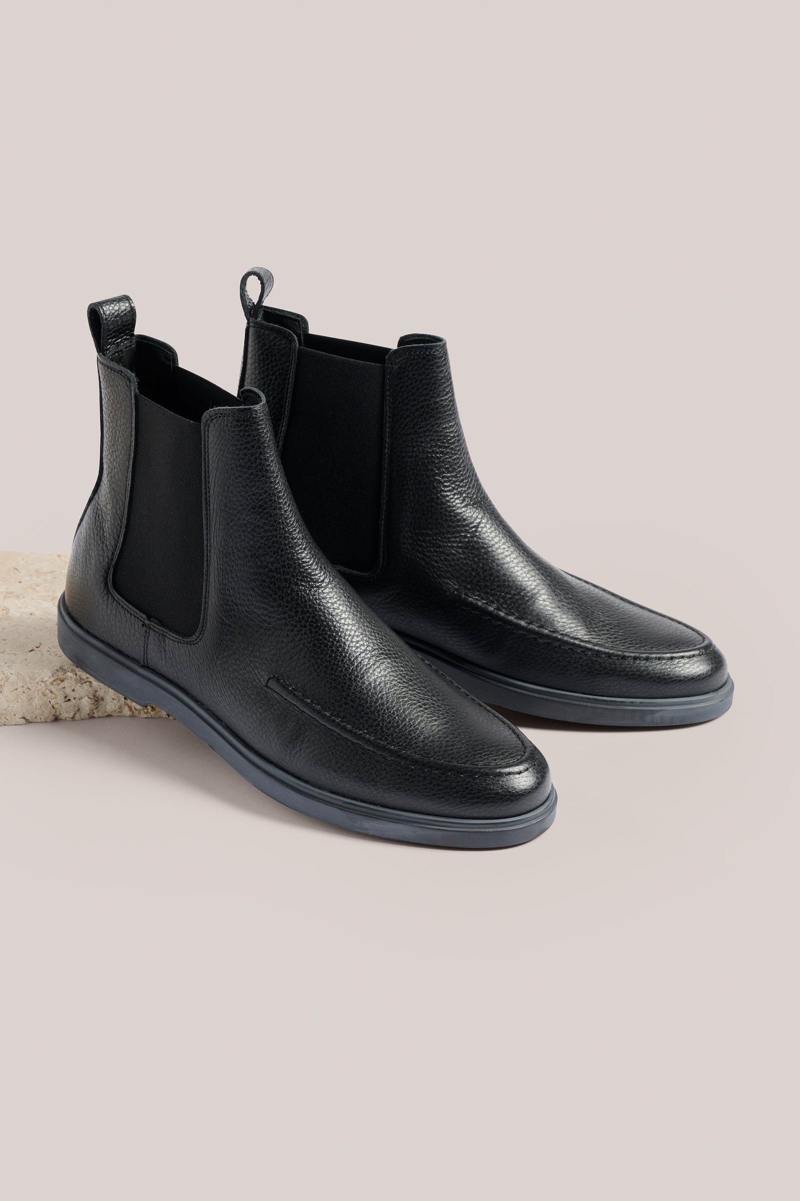 Auburn Chelsea Boot Leather Black Grain