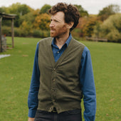 Wilton Scottish Cashmere Sleeveless Cardigan in Loden Green