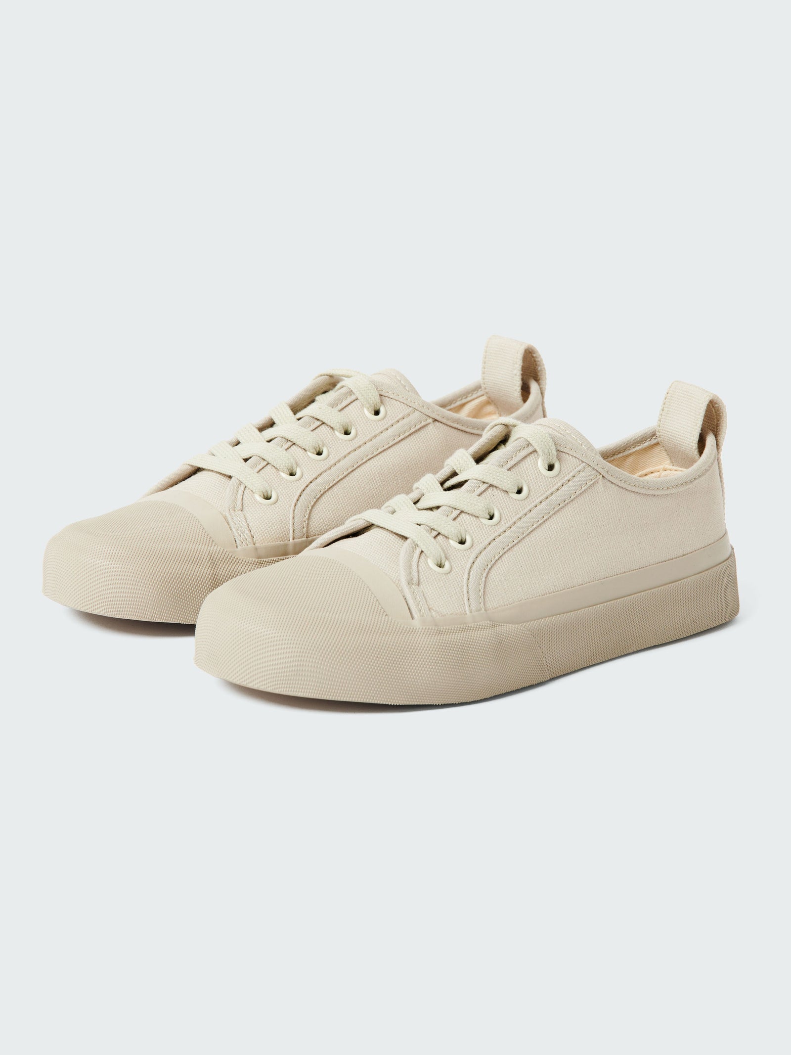 Byrd Canvas Shoe In Dove