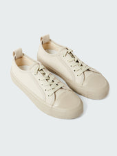 Byrd Canvas Shoe In Dove