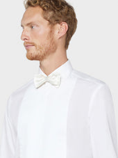 Papillon da annodare in seta bianco
