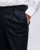Pantalone Slim Banana In Gabardina Di Cotone